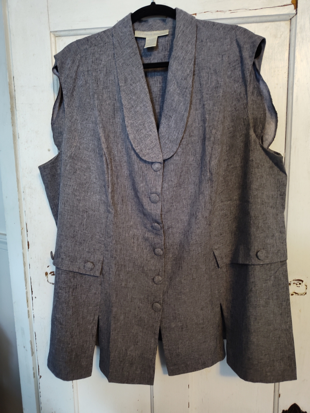Sleeveless Gray Button-Front Vest Jacket